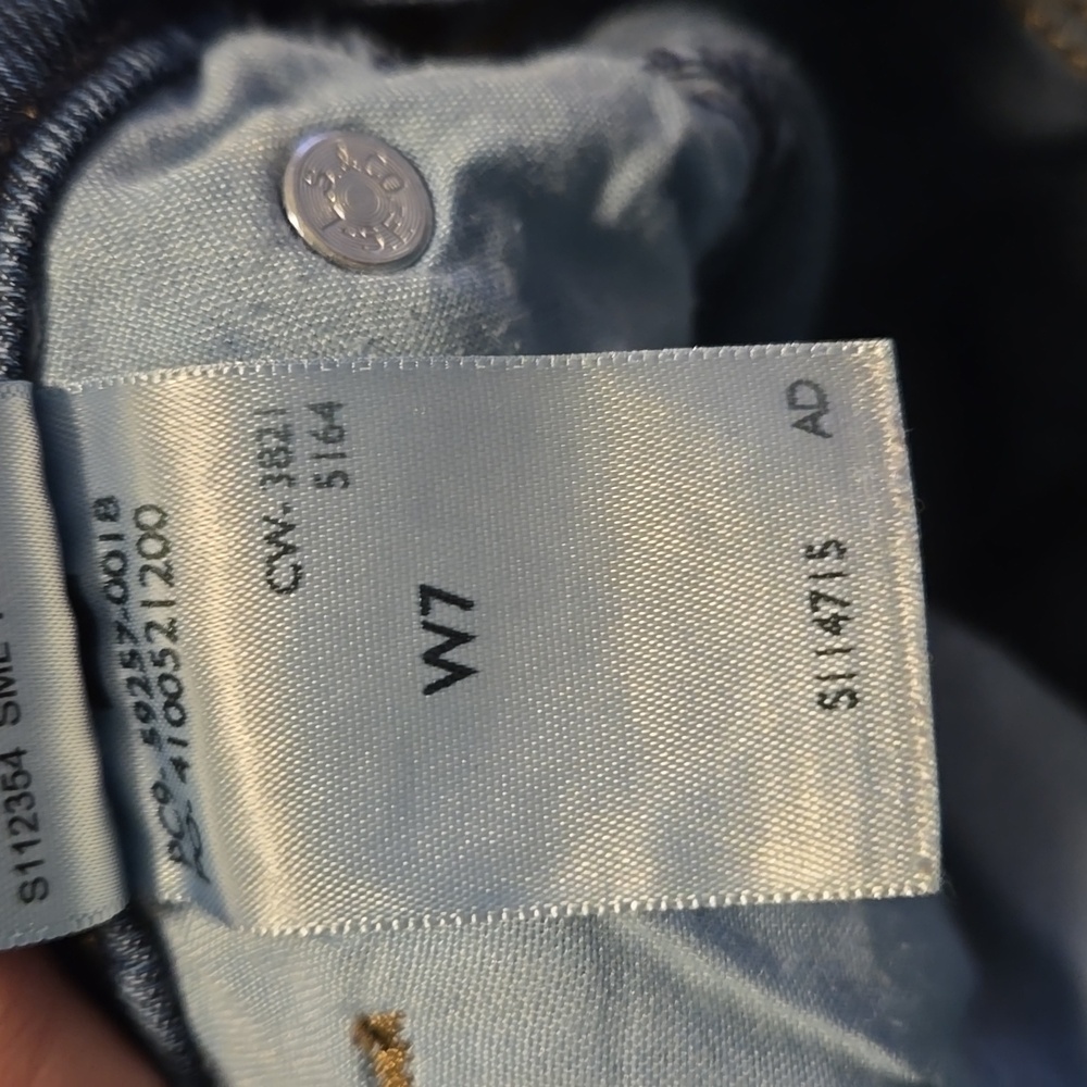 Levi's girls Bermuda shorts, size 7 - Picture 3 of 4